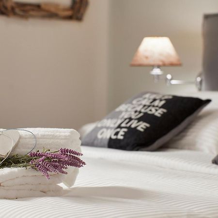 The Gardens Gallery Hotel Ксилокастрон Стая снимка